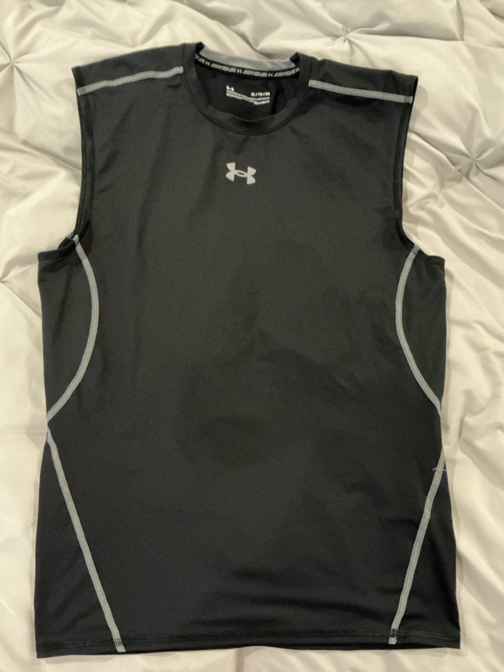 Men’s Under Armour Black Sleeveless Compression Top - Size XL